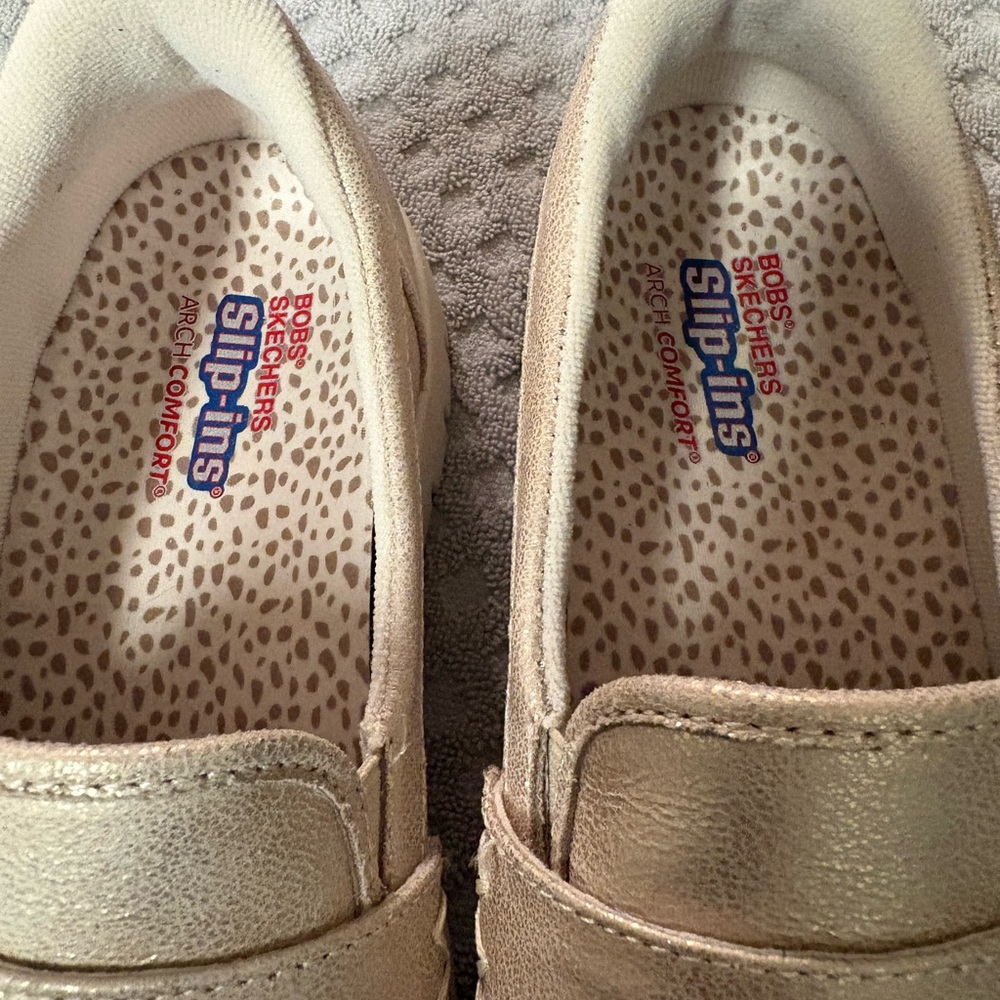 Women’s BOBS Skechers Slip-Ins Metallic Loafers - Light Gold Size 9.5 - Picture 4 of 16